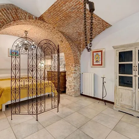 In Saccone Apartment Finale Ligure